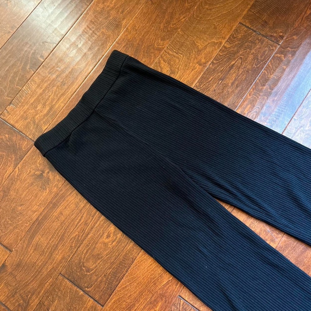 Black Ribbed Yoga Pants